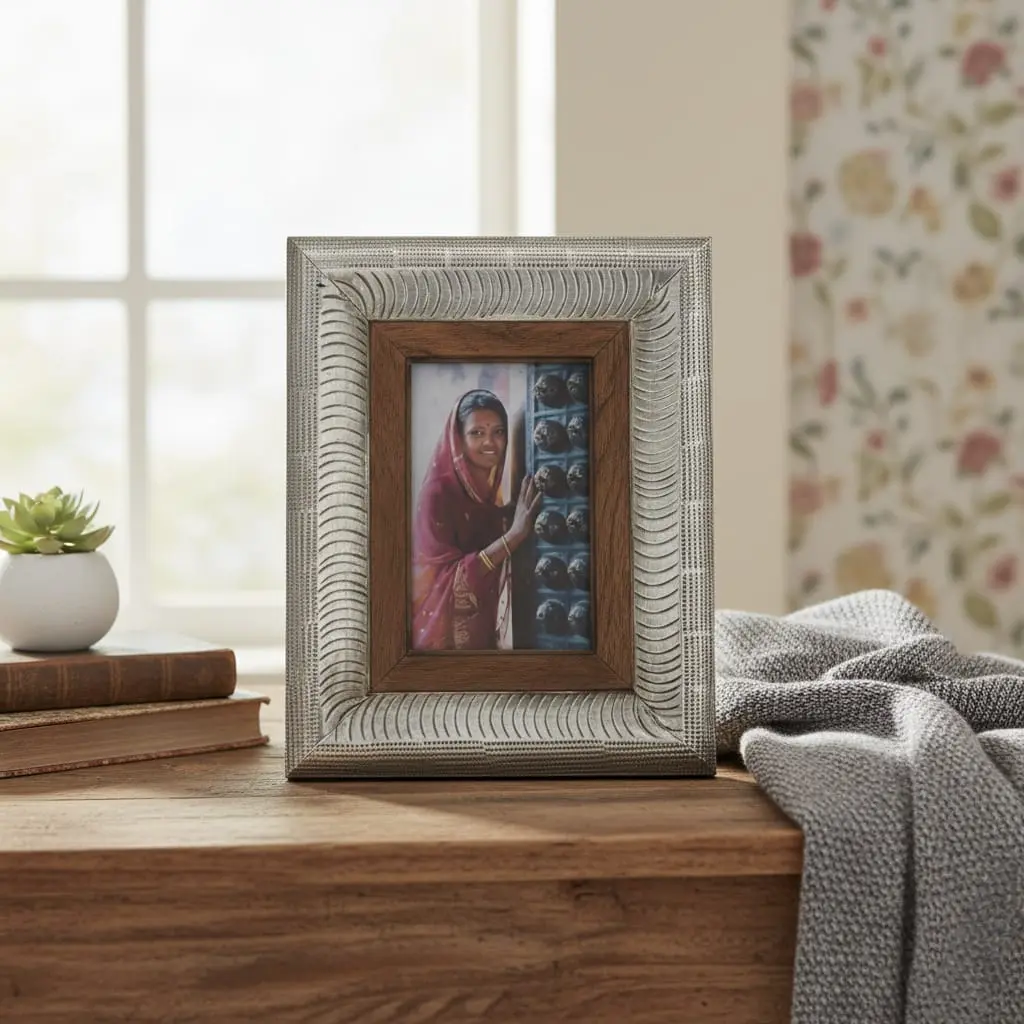 P18 Artisan Handcrafted Wavy Embossed Silver & Rustic Wood Photo Frame - Art Deco Style - Multi-Size